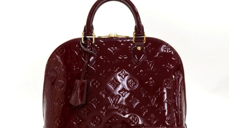 Key Signs to Look for When Buying a Pre-Owned Louis Vuitton Handbag